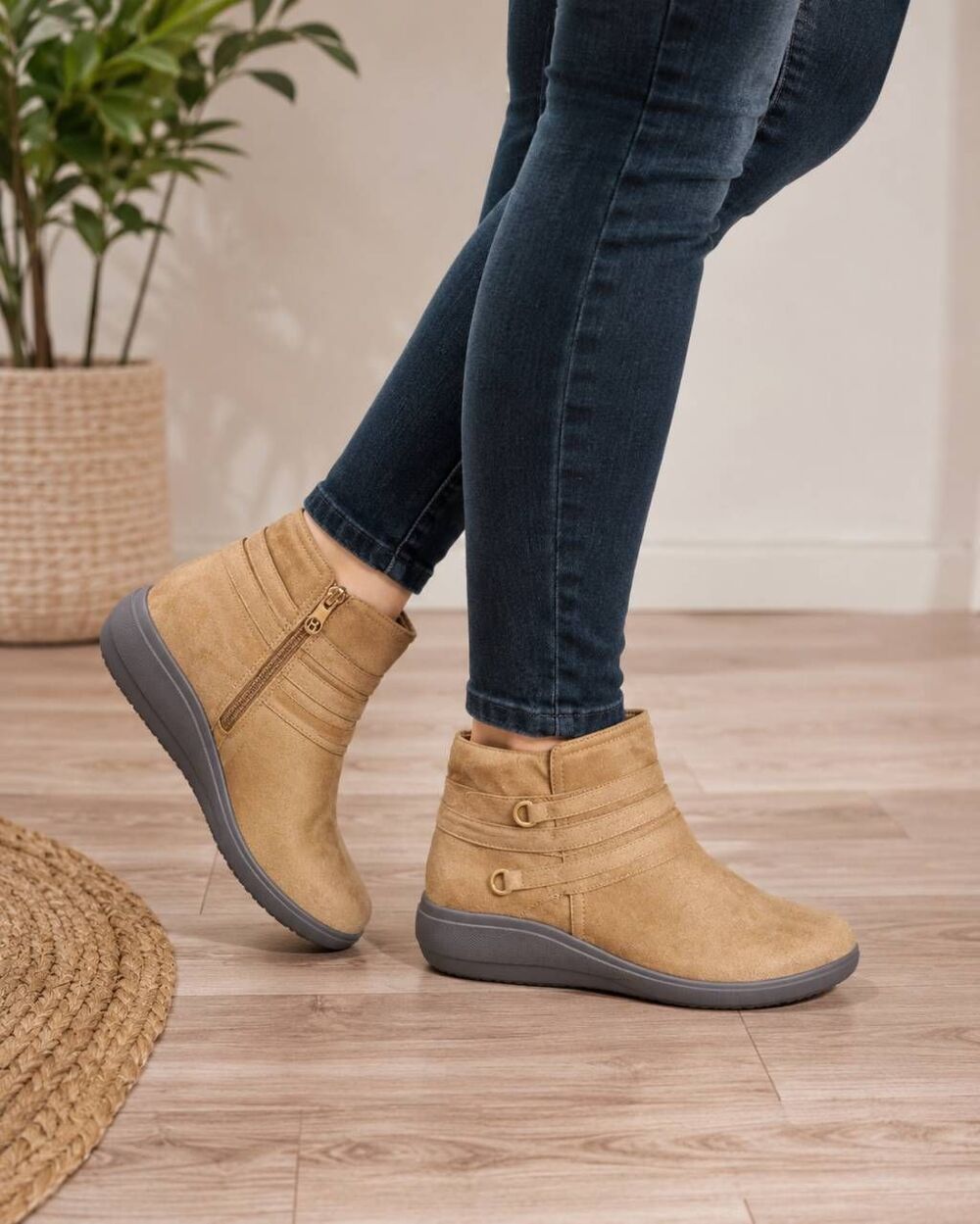 LifeStride Brave Women’s Ankle Booties Size 10M Honey Tan Comfort Wedge NWOT